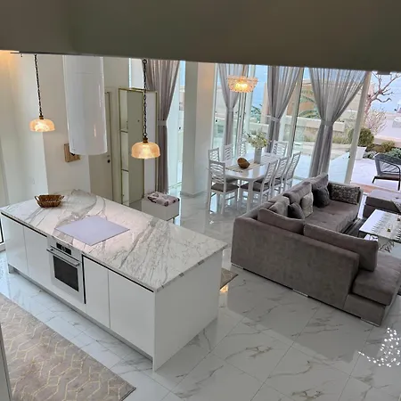 Vila Crystal Pool Villa, Coast,