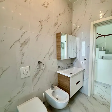 Crystal Pool Villa, Coast,