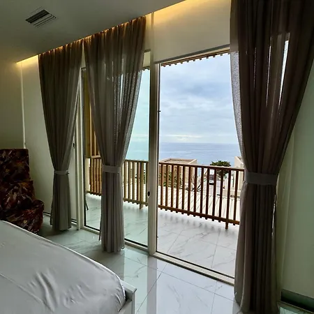Vila Crystal Pool Villa, Coast,
