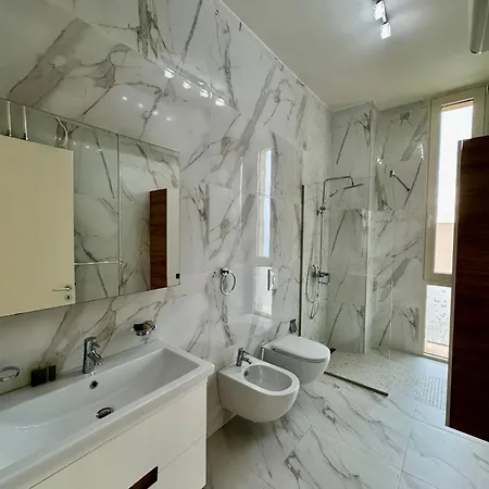 Crystal Pool Villa, Coast, Villa Palasë