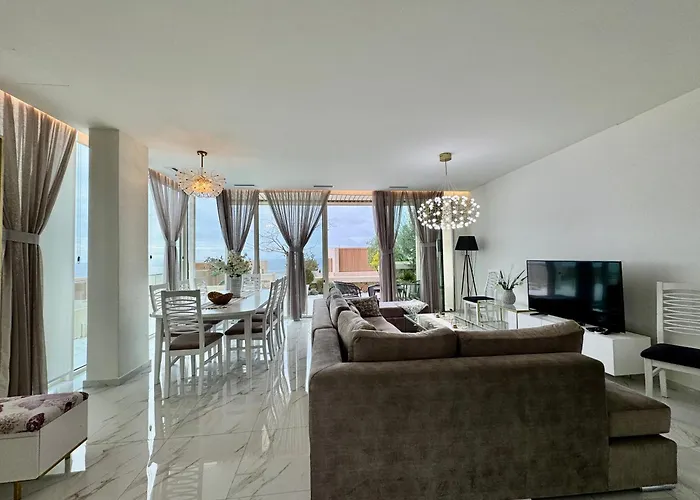 Crystal Pool Villa, Coast, 帕拉瑟