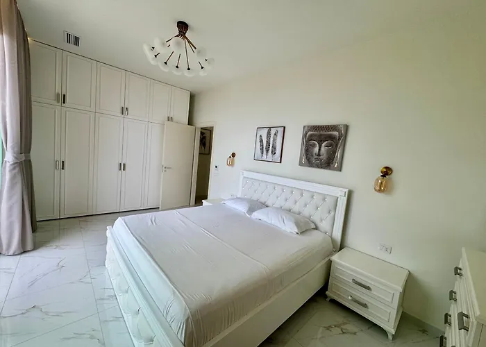 别墅 Crystal Pool Villa, Coast,