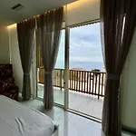 别墅 Crystal Pool Villa, Coast,