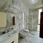 Crystal Pool Villa, Coast, Willa Palasë