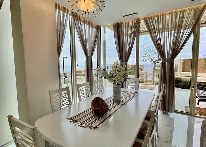 Crystal Pool Villa, Coast, * Palasë