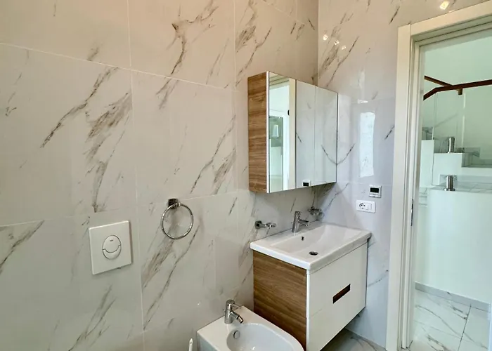 Crystal Pool Villa, Coast,